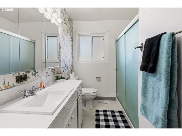 4203 Sw SHERIDAN Ave, Pendleton, OR 97801