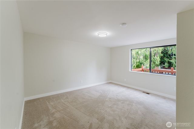 10050 13th Avenue NW, Seattle, WA 98177