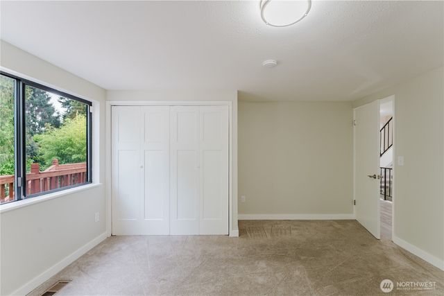 10050 13th Avenue NW, Seattle, WA 98177