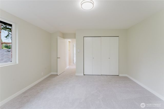 10050 13th Avenue NW, Seattle, WA 98177