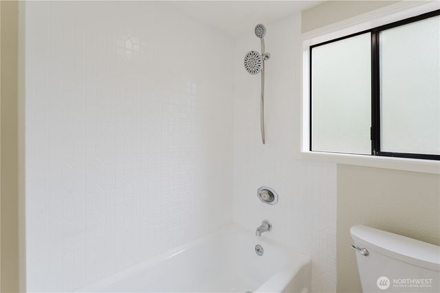 10050 13th Avenue NW, Seattle, WA 98177