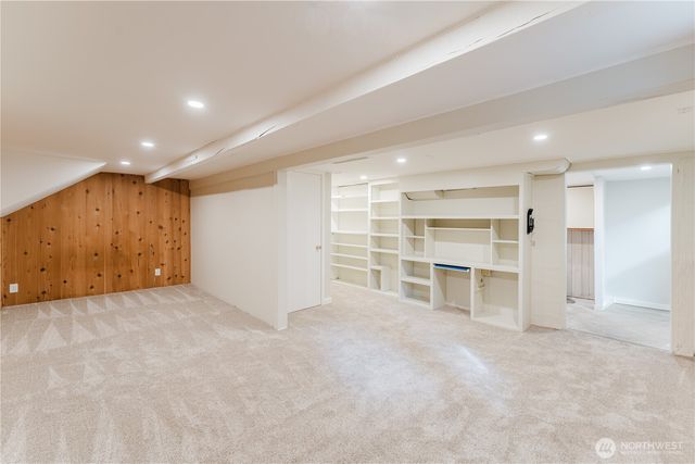 10050 13th Avenue NW, Seattle, WA 98177