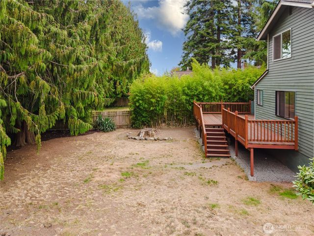 10050 13th Avenue NW, Seattle, WA 98177