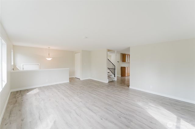 10050 13th Avenue NW, Seattle, WA 98177