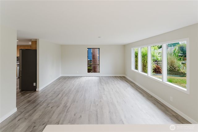 10050 13th Avenue NW, Seattle, WA 98177
