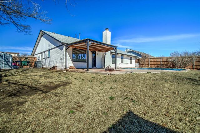 2424 SW 100th Street, Oklahoma City, OK 73159