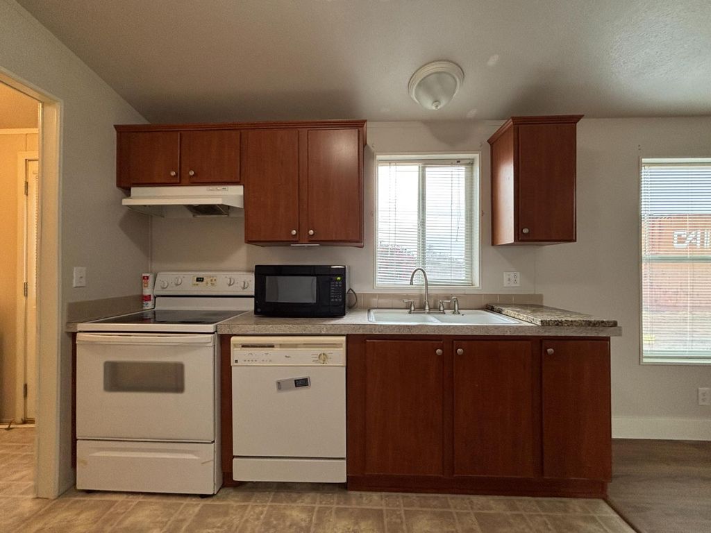Image 14 of property listing at 17248 Bonita Road, Madera, CA 93636