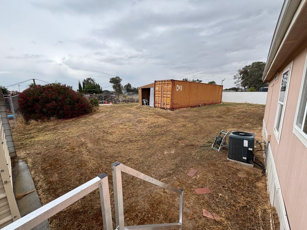 Image 16 of property listing at 17248 Bonita Road, Madera, CA 93636
