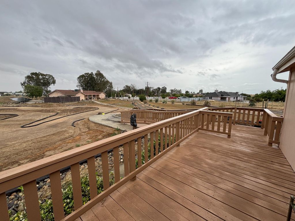 Image 18 of property listing at 17248 Bonita Road, Madera, CA 93636
