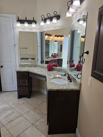 10 Val Delsa Court, Missouri City, TX 77459