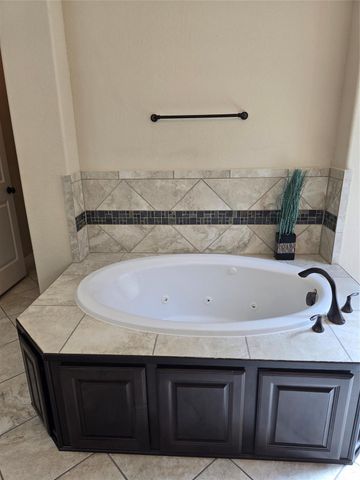 10 Val Delsa Court, Missouri City, TX 77459