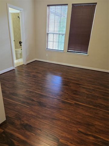 10 Val Delsa Court, Missouri City, TX 77459