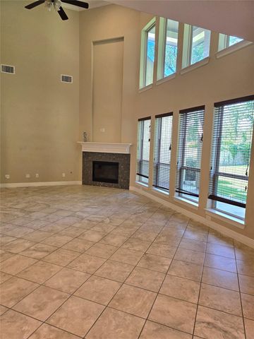 10 Val Delsa Court, Missouri City, TX 77459