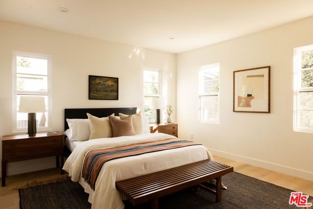 1018 Manzanita Street, Los Angeles, CA 90029