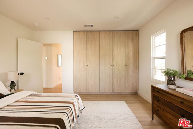 1018 Manzanita Street, Los Angeles, CA 90029