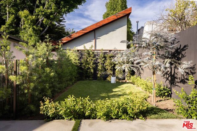 1018 Manzanita Street, Los Angeles, CA 90029