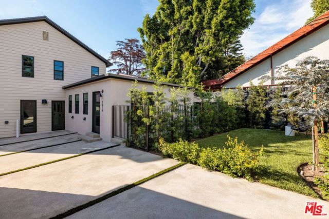 1018 Manzanita Street, Los Angeles, CA 90029