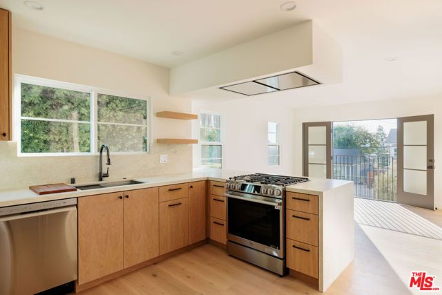 1018 Manzanita Street, Los Angeles, CA 90029