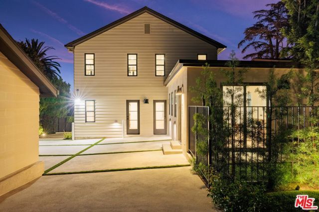 1018 Manzanita Street, Los Angeles, CA 90029