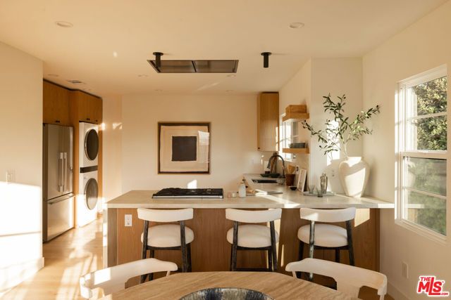 1018 Manzanita Street, Los Angeles, CA 90029