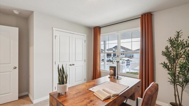 3035 Sweetwater Drive, Des Moines, IA 50320