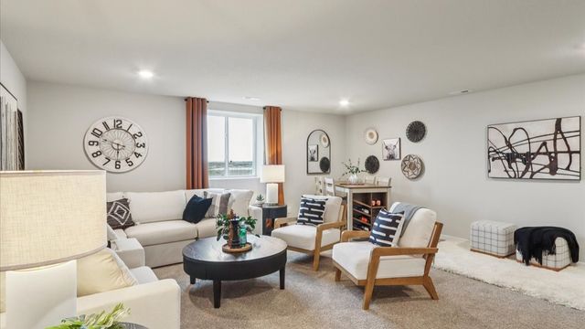 3035 Sweetwater Drive, Des Moines, IA 50320