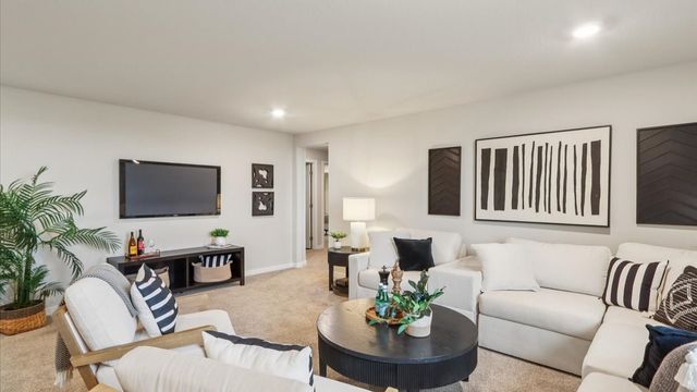 3035 Sweetwater Drive, Des Moines, IA 50320