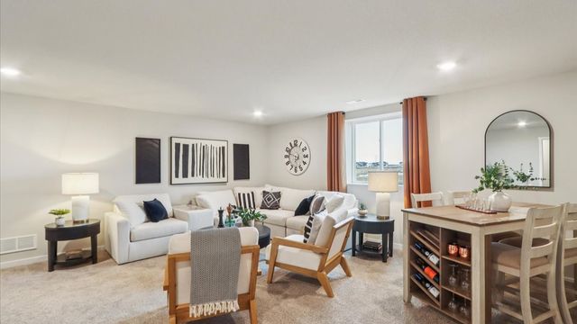 3035 Sweetwater Drive, Des Moines, IA 50320