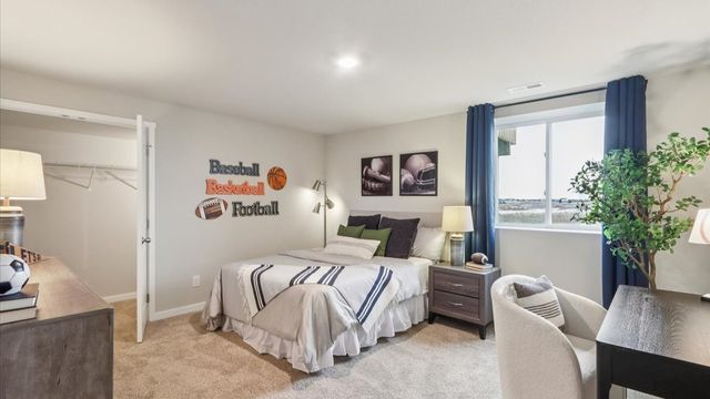 3035 Sweetwater Drive, Des Moines, IA 50320