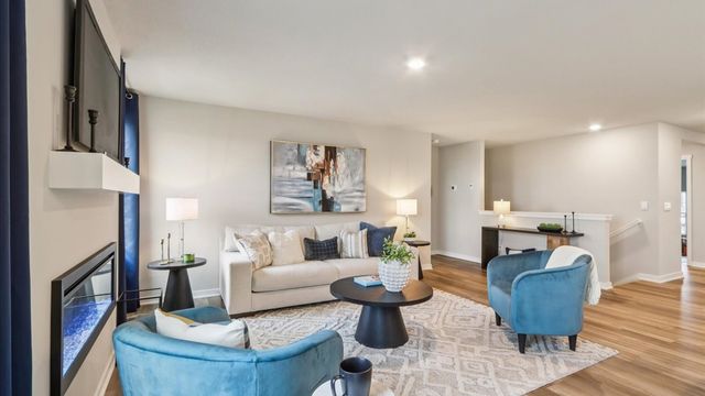 3035 Sweetwater Drive, Des Moines, IA 50320