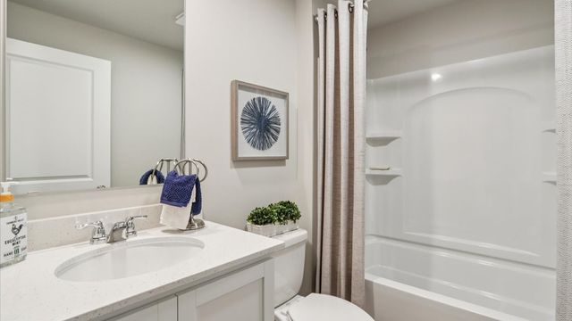 3035 Sweetwater Drive, Des Moines, IA 50320