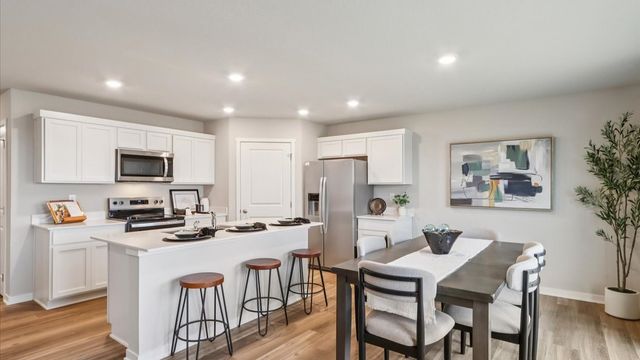 3035 Sweetwater Drive, Des Moines, IA 50320