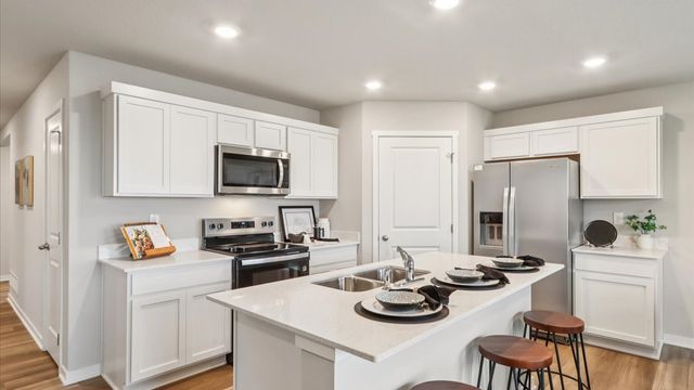 3035 Sweetwater Drive, Des Moines, IA 50320