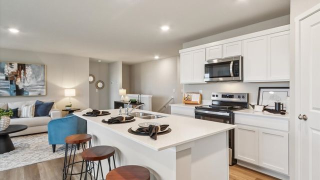 3035 Sweetwater Drive, Des Moines, IA 50320