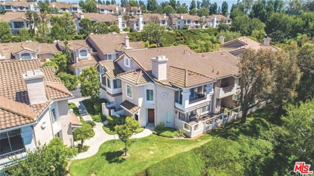 1055 S Dewcrest Drive, Anaheim, CA 92808