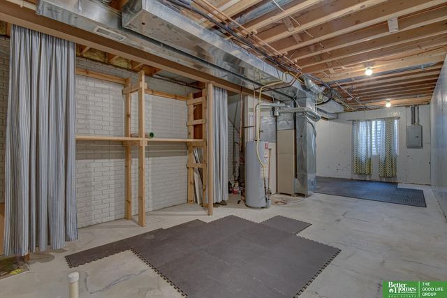 18028 Lillian Street, Omaha, NE 68136