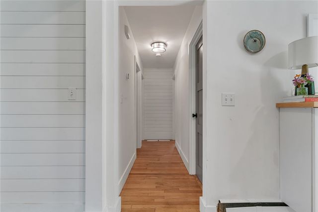19 Sherwood Road, Middletown, RI 02842