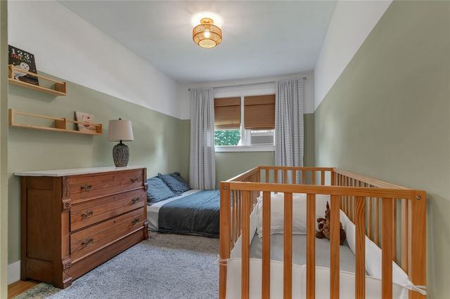 19 Sherwood Road, Middletown, RI 02842