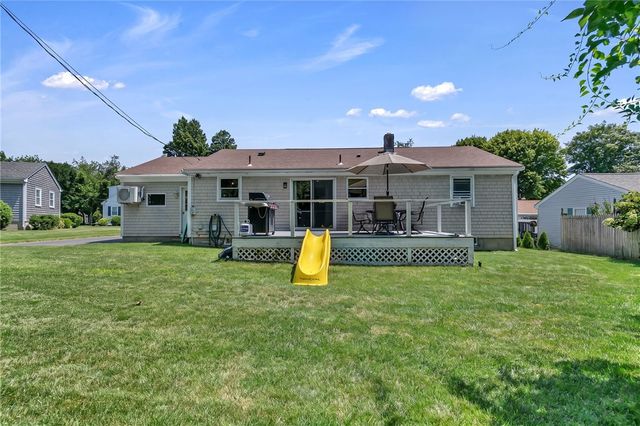 19 Sherwood Road, Middletown, RI 02842