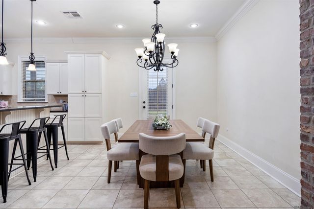 3421 Meadow Grove Dr, Zachary, LA 70791