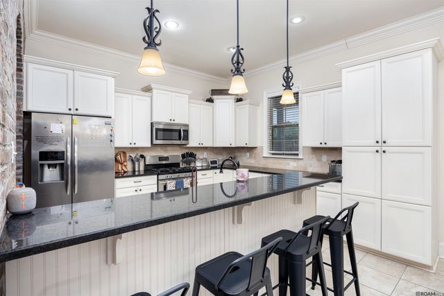 3421 Meadow Grove Dr, Zachary, LA 70791