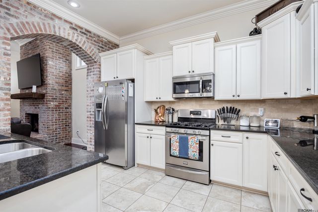 3421 Meadow Grove Dr, Zachary, LA 70791