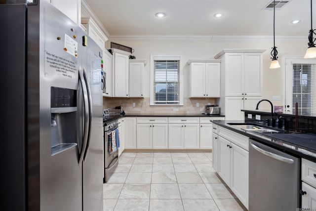 3421 Meadow Grove Dr, Zachary, LA 70791