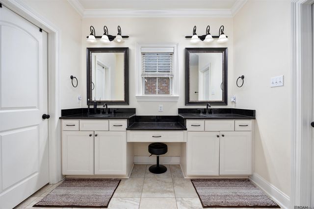 3421 Meadow Grove Dr, Zachary, LA 70791