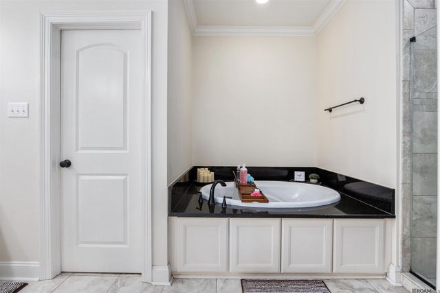 3421 Meadow Grove Dr, Zachary, LA 70791