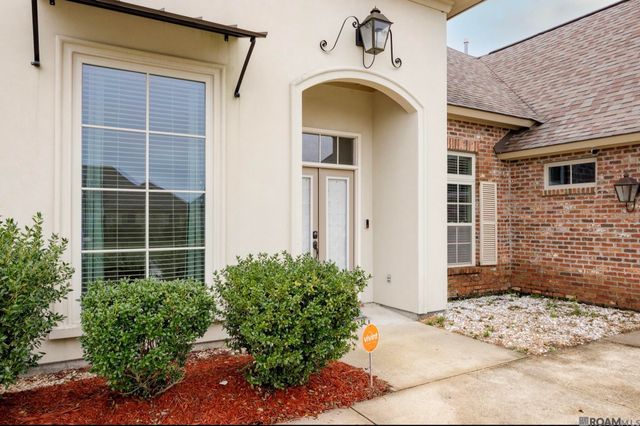 3421 Meadow Grove Dr, Zachary, LA 70791