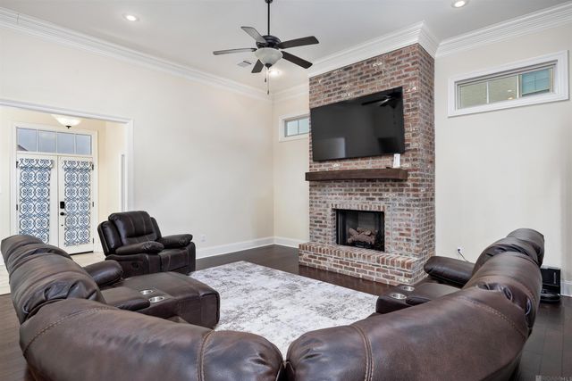 3421 Meadow Grove Dr, Zachary, LA 70791