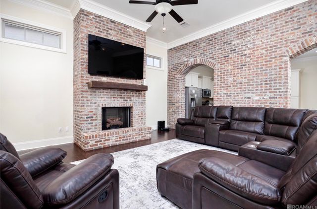 3421 Meadow Grove Dr, Zachary, LA 70791