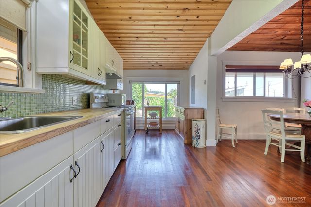 675 Sylvia Drive, Point Roberts, WA 98281