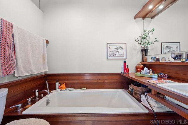 1817 David St, San Diego, CA 92111